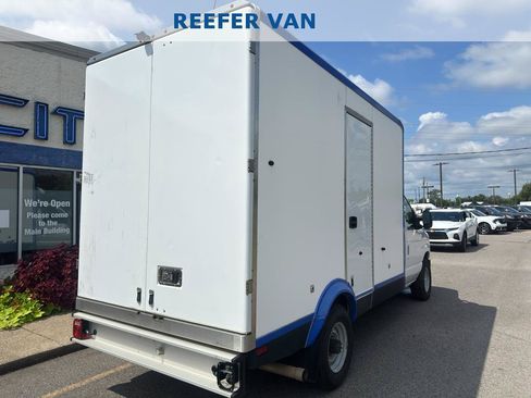 Used 2023 Ford E-350 and Econoline 350 Super Duty w/ Power Windows & Locks Group RWD image 4