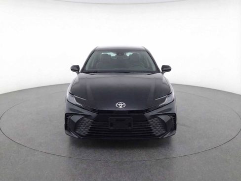 Used 2025 Toyota Camry LE image 2