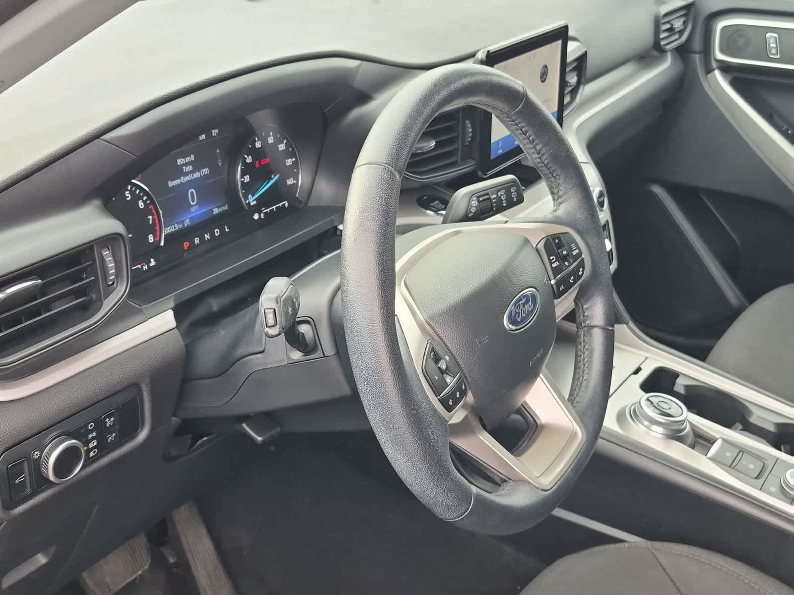 Used 2023 Ford Explorer XLT AWD/4WD image 10