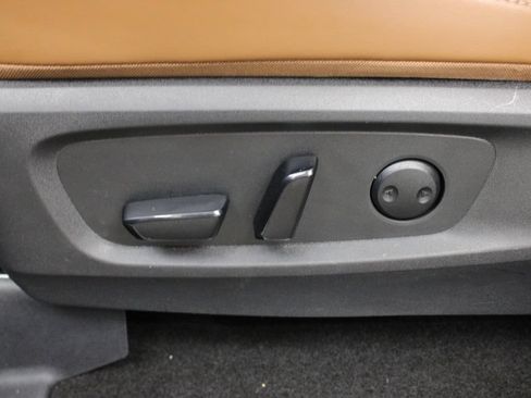 Used 2024 Nissan Pathfinder Platinum FWD image 21