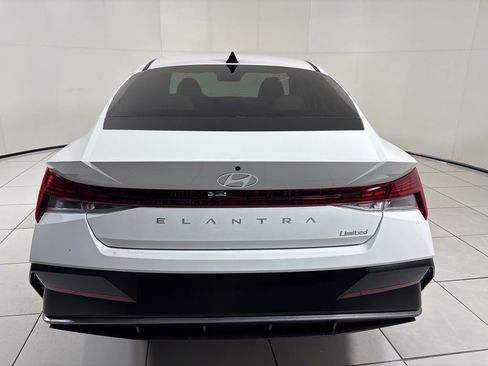 New 2026 Hyundai Elantra Limited FWD image 4
