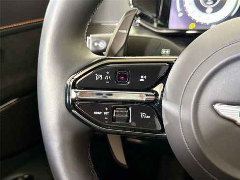 Used 2025 Aston Martin V8 Vantage Coupe image 22