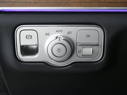 Certified 2025 Mercedes-Benz GLE 350 4MATIC image 9