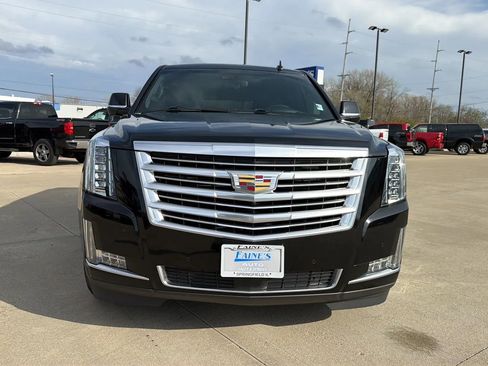Used 2018 Cadillac Escalade Platinum image 31