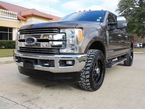 Used 2017 Ford F250 Lariat w/ Lariat Ultimate Package image 9