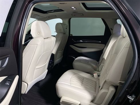 Used 2022 Buick Enclave Avenir w/ Avenir Technology Package image 23