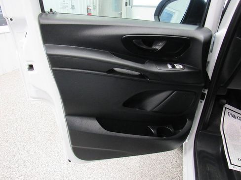 Used 2022 Mercedes-Benz Metris image 37