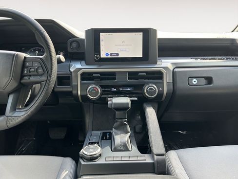Used 2025 Toyota Tacoma SR5 AWD/4WD image 11