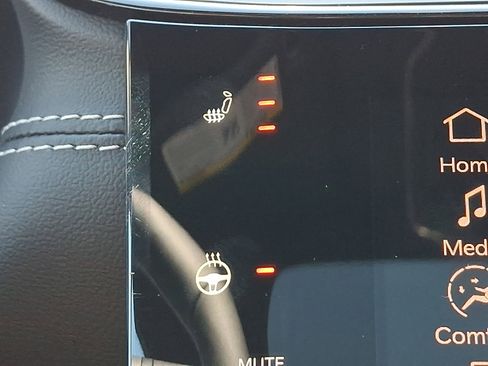 New 2026 Jeep Grand Cherokee Altitude image 17