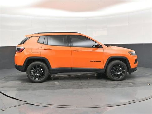New 2026 Jeep Compass Latitude image 2