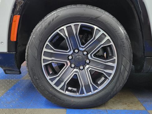 Used 2023 Jeep Wagoneer L Series II image 87