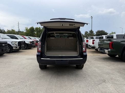 Used 2018 GMC Yukon Denali w/ Open Road Package AWD/4WD image 40