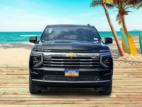Used 2026 Chevrolet Suburban LT w/ Comfort Package RWD image 9