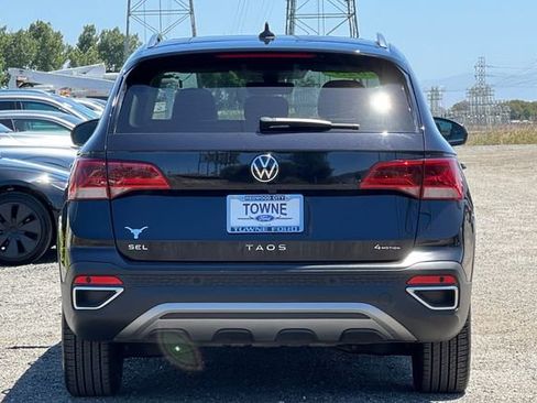 Used 2022 Volkswagen Taos SEL AWD/4WD image 5