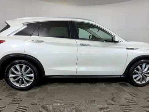 Used 2020 INFINITI QX50 Luxe w/ Cargo Package AWD/4WD image 3