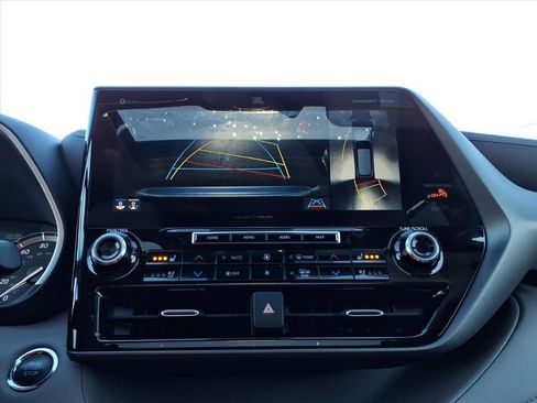 Used 2022 Toyota Highlander Limited image 22