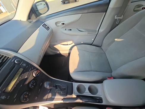 Used 2012 Toyota Corolla L FWD image 18