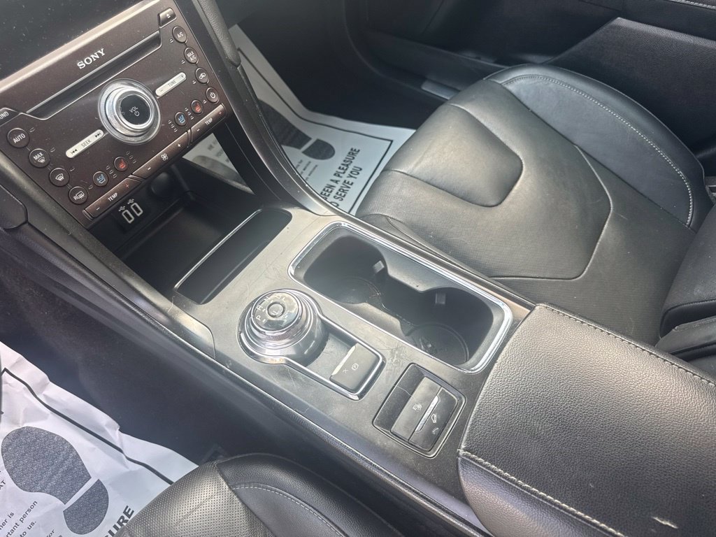 Used 2019 Ford Fusion Energi Titanium FWD image 31