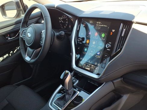 Used 2025 Subaru Outback Premium w/ Popular Package #1A image 19