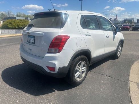 Used 2019 Chevrolet Trax LS AWD/4WD image 10
