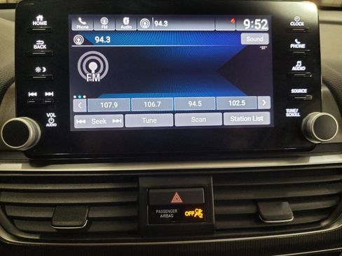 Used 2018 Honda Accord Sport image 25