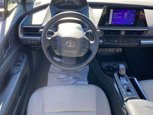 Used 2024 Toyota Prius LE image 10