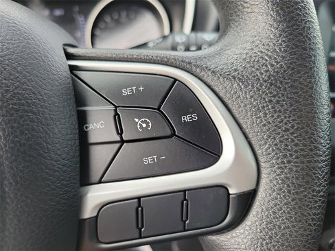 Used 2019 Jeep Compass Sport image 7