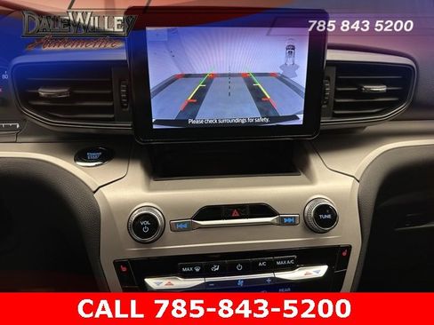 Used 2024 Ford Explorer XLT image 8