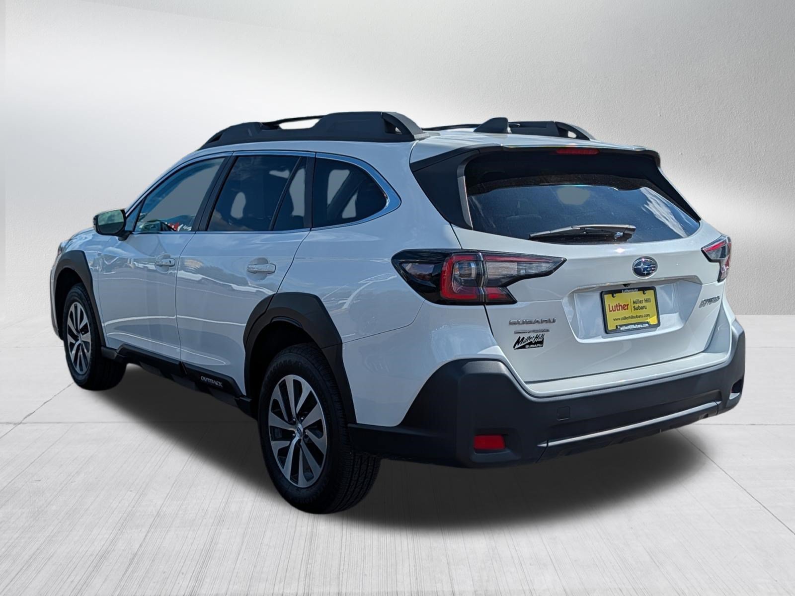 Used 2024 Subaru Outback Premium AWD/4WD image 5