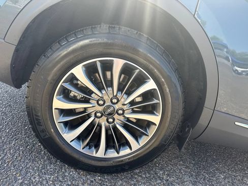 Used 2023 Lincoln Nautilus AWD w/ Premium Package image 9