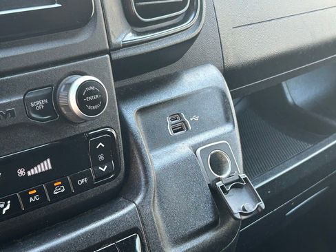 Used 2024 RAM ProMaster 2500 w/ Convenience Group image 19