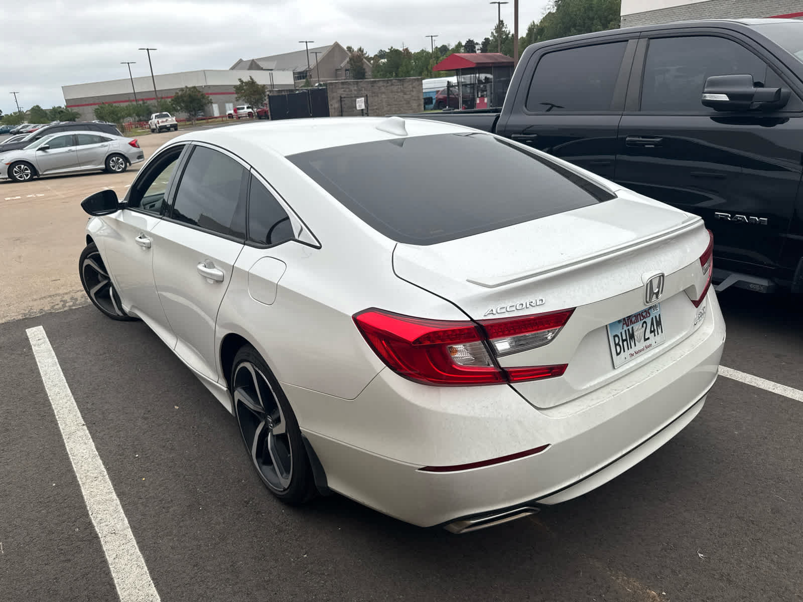 Used 2018 Honda Accord Sport image 4