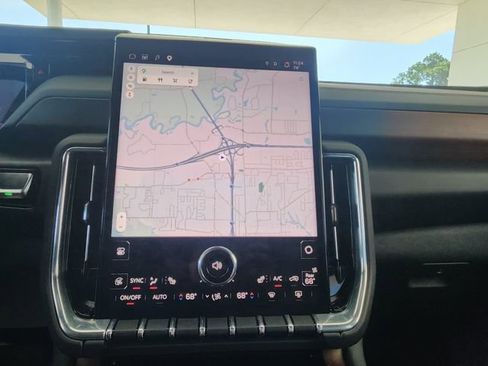 Used 2025 GMC Yukon Denali RWD image 36