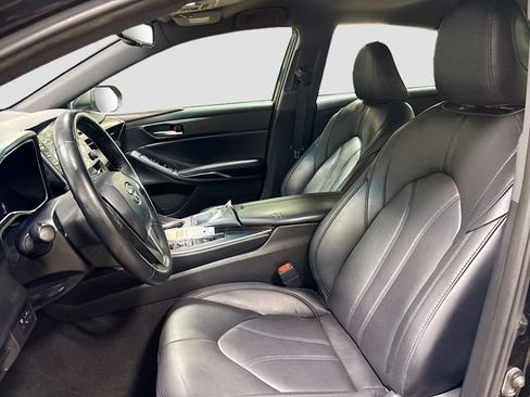 Used 2019 Toyota Avalon XLE FWD image 17