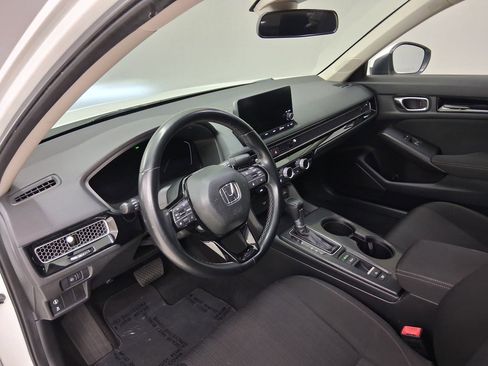 Used 2022 Honda Civic EX image 2