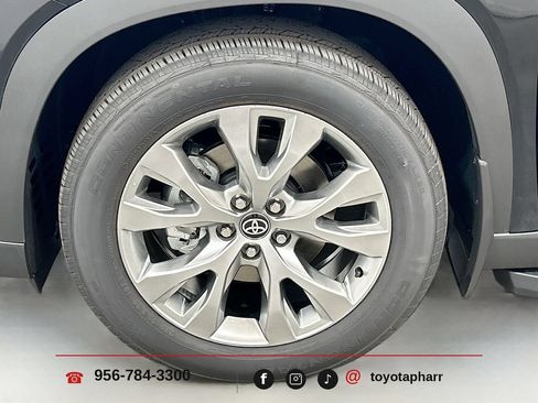 New 2026 Toyota Grand Highlander AWD image 9