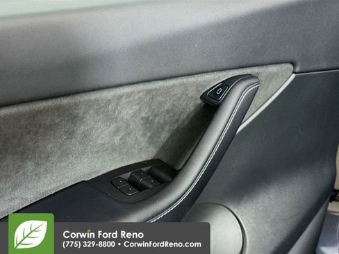 Used 2022 Tesla Model Y Performance image 17