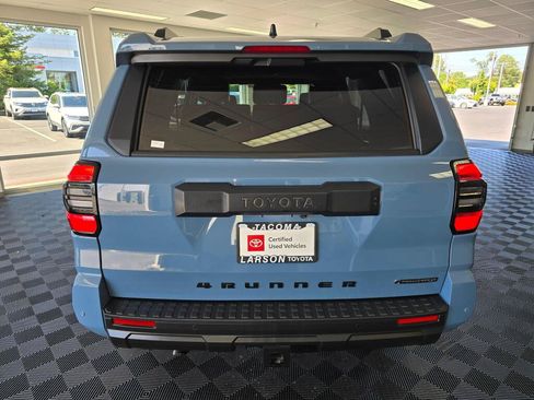 Used 2025 Toyota 4Runner TRD Off-Road Premium AWD/4WD image 4