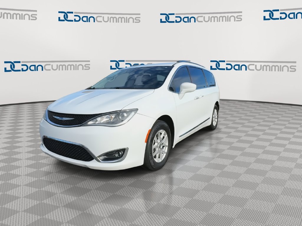 Used 2020 Chrysler Pacifica Touring-L FWD image 4