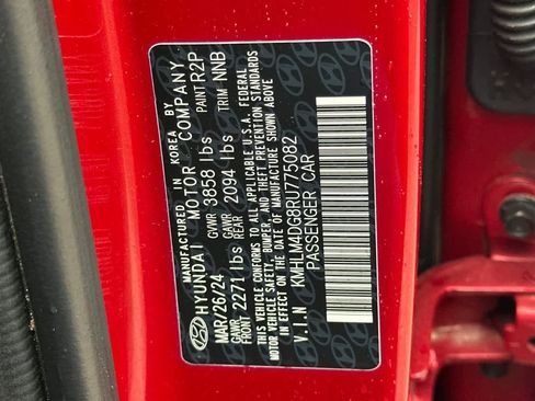 Used 2024 Hyundai Elantra SEL image 30