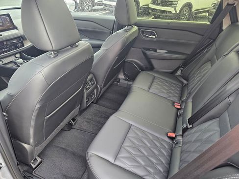 Used 2026 Nissan Rogue Platinum w/ Platinum Premium Package image 15