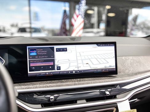 Used 2024 BMW X5 xDrive40i w/ Parking Assistance Package AWD/4WD image 28
