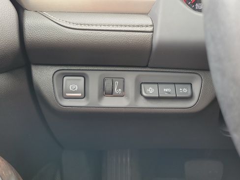 Used 2022 GMC Acadia Denali w/ Denali Ultimate Package AWD/4WD image 21