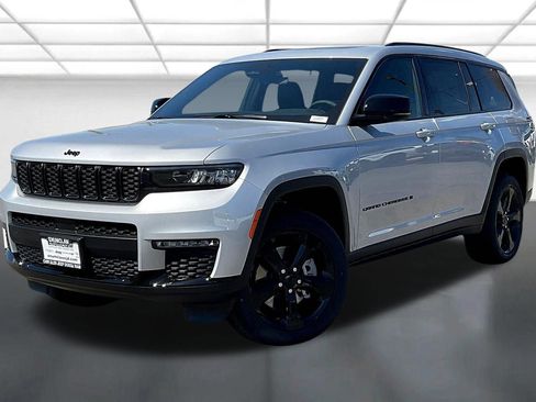 New 2025 Jeep Grand Cherokee L Limited w/ Black Appearance Package AWD/4WD image 2