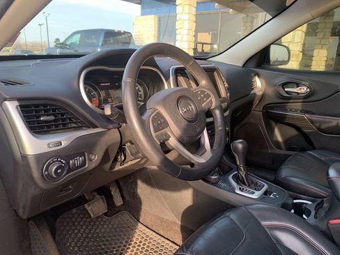 Used 2014 Jeep Cherokee Trailhawk w/ Comfort/Convenience Group image 15