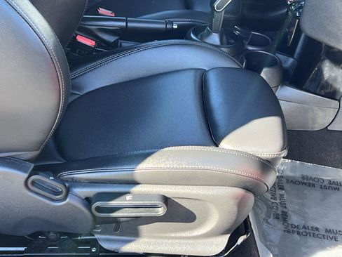 Used 2022 MINI Cooper S w/ Premium Package image 31