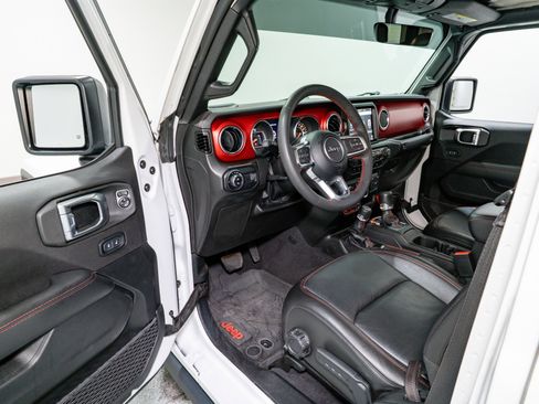 Used 2023 Jeep Gladiator Rubicon w/ Cold Weather Group image 14