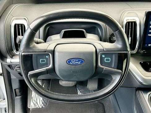 Used 2025 Ford Expedition Platinum image 11