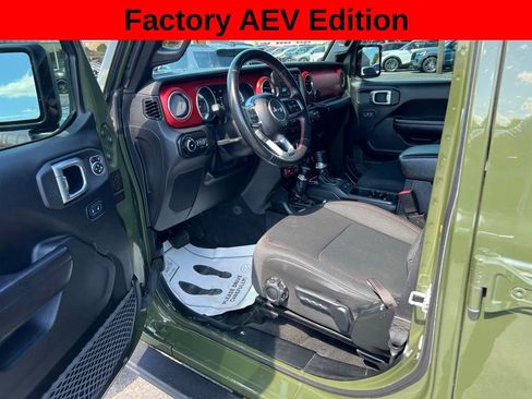 Used 2021 Jeep Wrangler Unlimited Rubicon AWD/4WD image 12