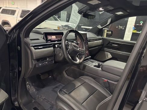 Used 2025 GMC Sierra EV Denali AWD/4WD image 13